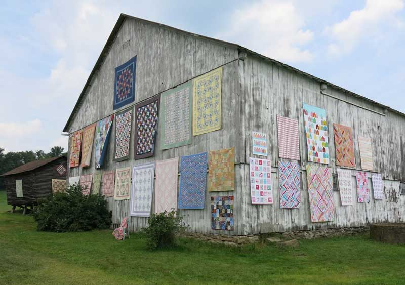 CT-Sisters-Outdoor-Quilt-Show-4